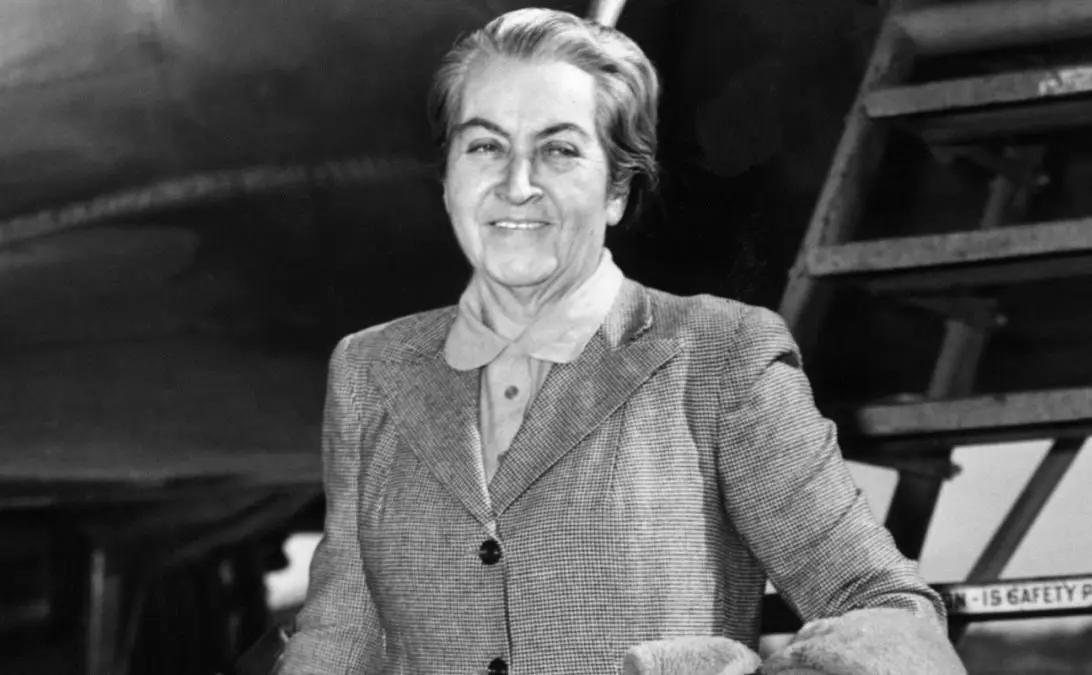 Himno al árbol: Gabriela Mistral y el amor por la naturaleza - Dónde haya un árbol que plantar plantalo tu Gabriela Mistral himno al arbol gabriela mistral - Dónde haya un árbol que plantar plantalo tu Gabriela Mistral