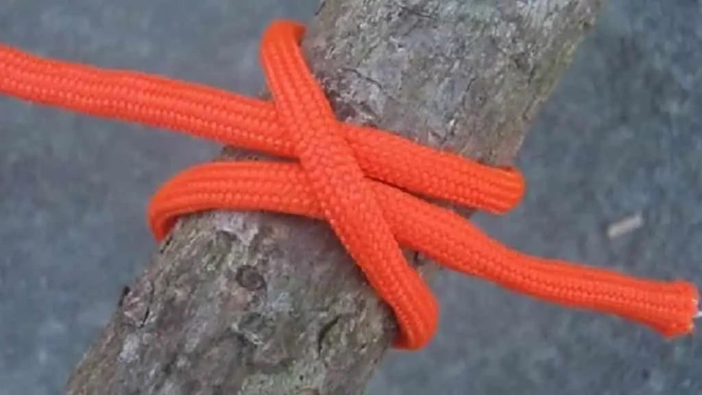 Cómo atar una cuerda a un árbol: Guía completa de nudos para escalada y seguridad - Qué nudo me sirve para un anclaje con cuerda como atar una cuerda a un arbol - Qué nudo me sirve para un anclaje con cuerda